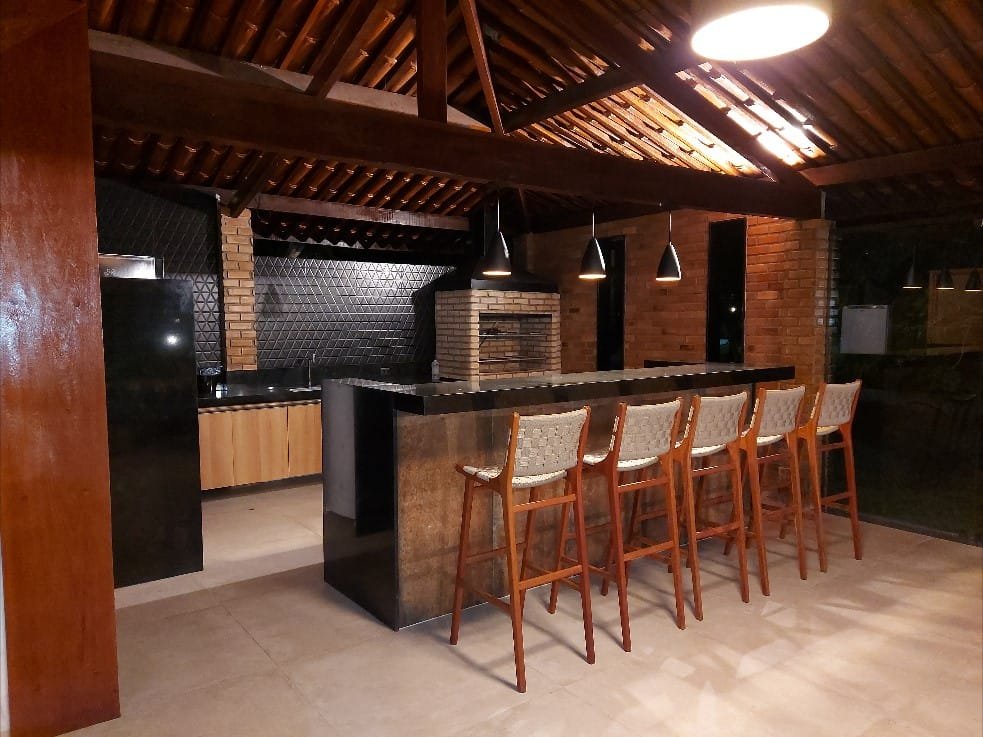PUB e cozinha com churrasqueira